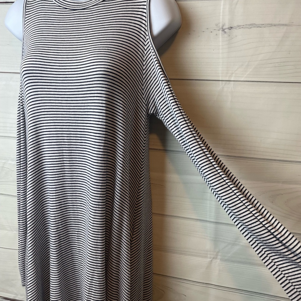 Elan Black & White Striped convertible Cold Shoulder Dress M